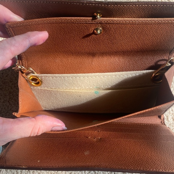 Louis Vuitton Classic monogram canvas International wallet on chain - Picture 8 of 11